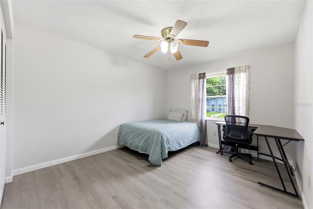 En Venta: $325,000 (4 camas, 2 baños, 1688 Pies cuadrados)