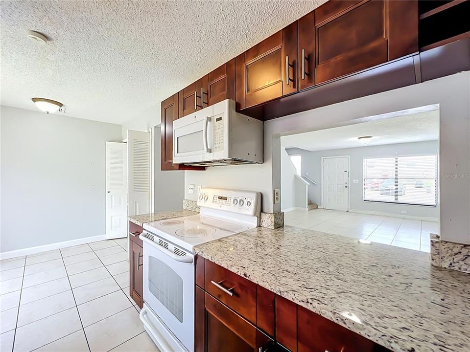 For Rent: $1,595 (2 beds, 2 baths, 1104 Square Feet)