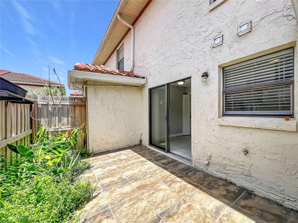 For Rent: $1,595 (2 beds, 2 baths, 1104 Square Feet)