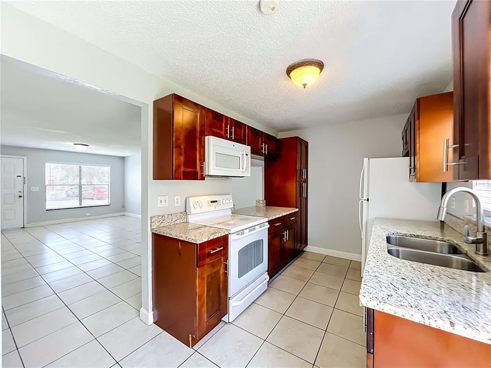 For Rent: $1,595 (2 beds, 2 baths, 1104 Square Feet)