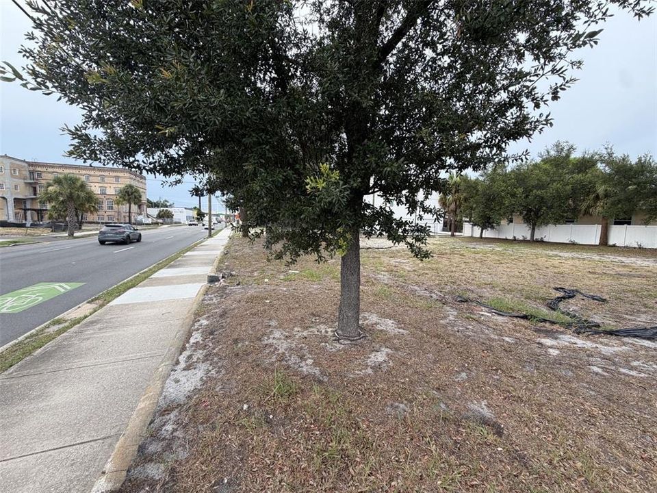 En Venta: $799,000 (0.23 acres)