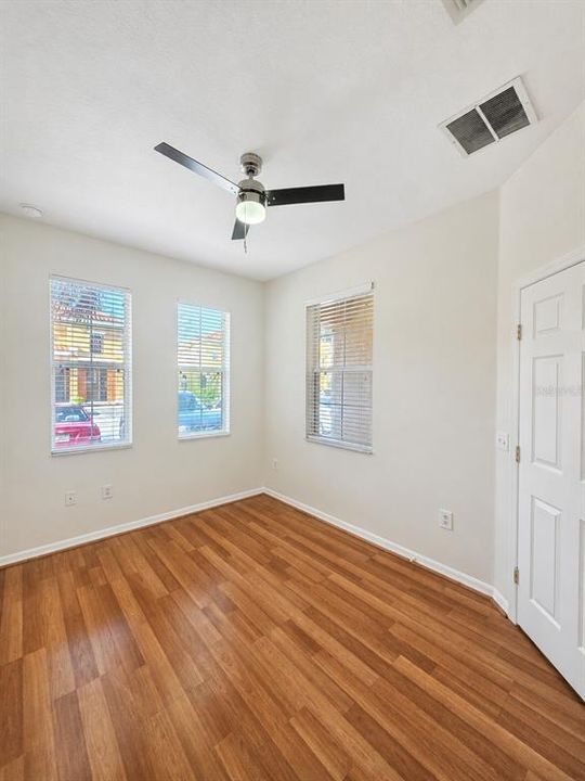 В аренду: $1,995 (3 спален, 3 ванн, 1187 Квадратных фут)