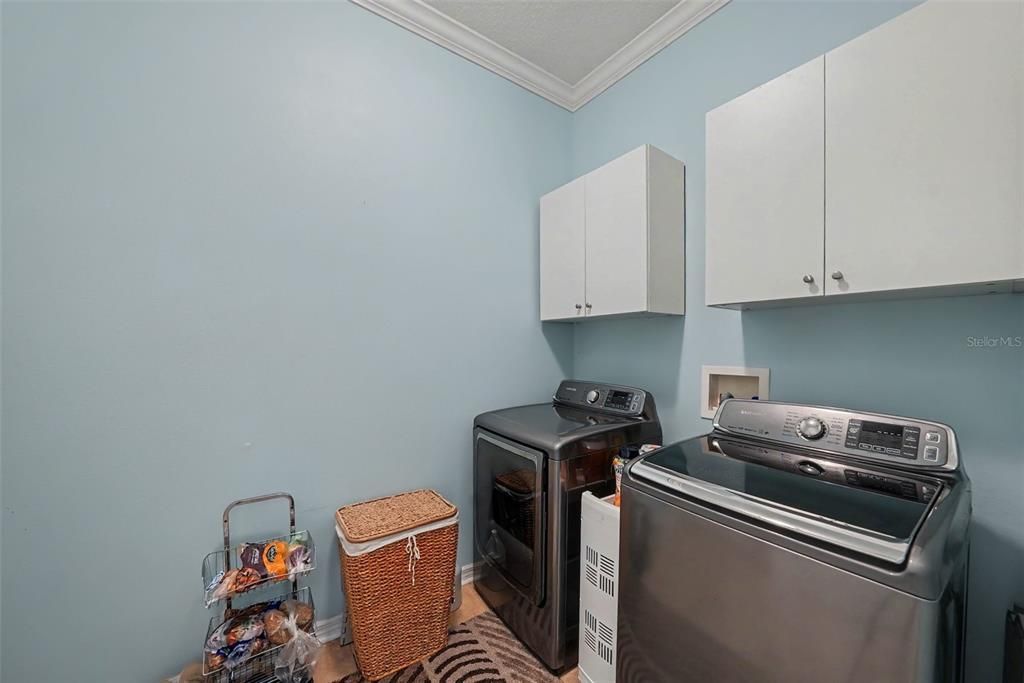 На продажу: $365,000 (4 спален, 2 ванн, 1635 Квадратных фут)