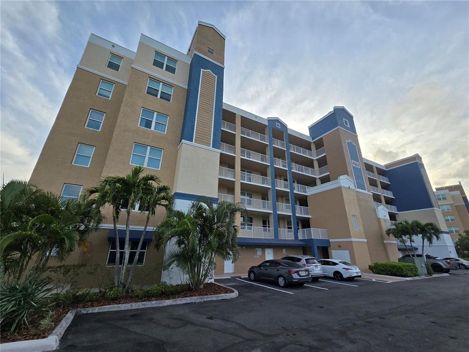 For Sale: $499,000 (3 beds, 2 baths, 1836 Square Feet)