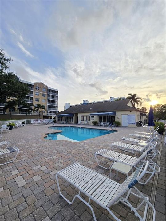 For Sale: $499,000 (3 beds, 2 baths, 1836 Square Feet)