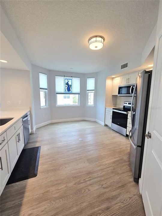 For Sale: $499,000 (3 beds, 2 baths, 1836 Square Feet)