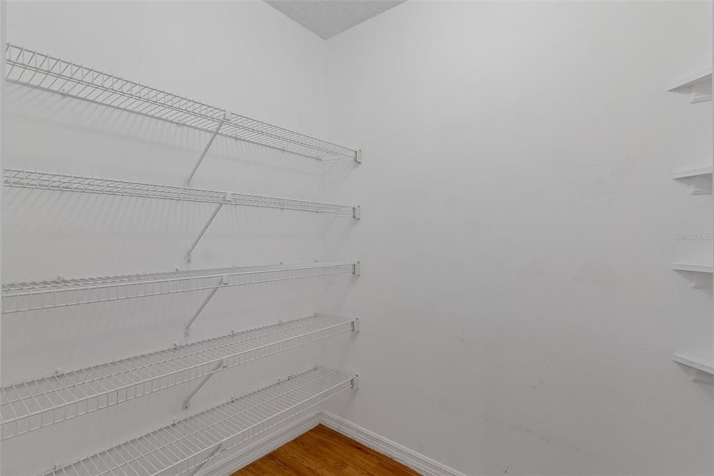 На продажу: $164,900 (2 спален, 2 ванн, 1473 Квадратных фут)