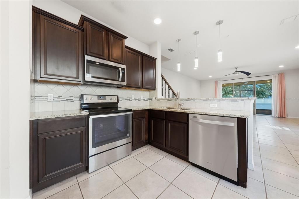 В аренду: $2,495 (3 спален, 2 ванн, 1778 Квадратных фут)