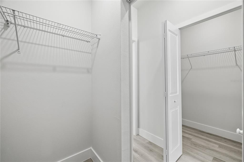 На продажу: $314,900 (4 спален, 2 ванн, 1679 Квадратных фут)