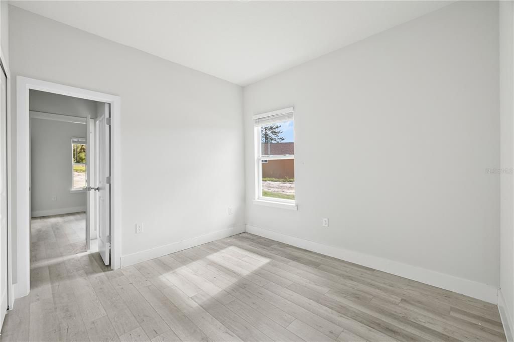 На продажу: $314,900 (4 спален, 2 ванн, 1679 Квадратных фут)