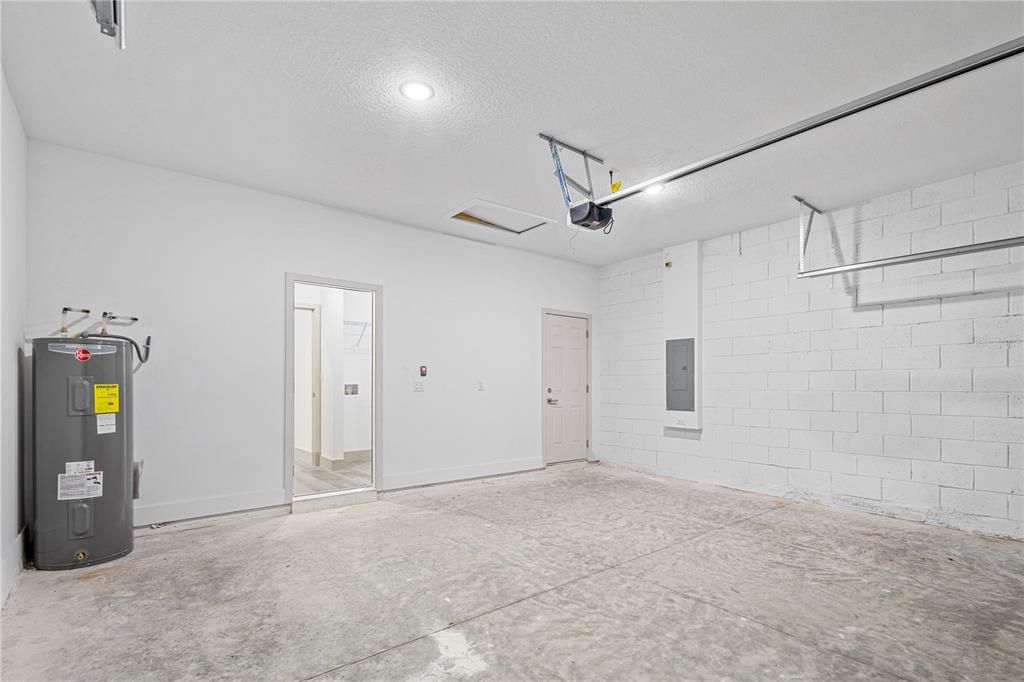 На продажу: $314,900 (4 спален, 2 ванн, 1679 Квадратных фут)