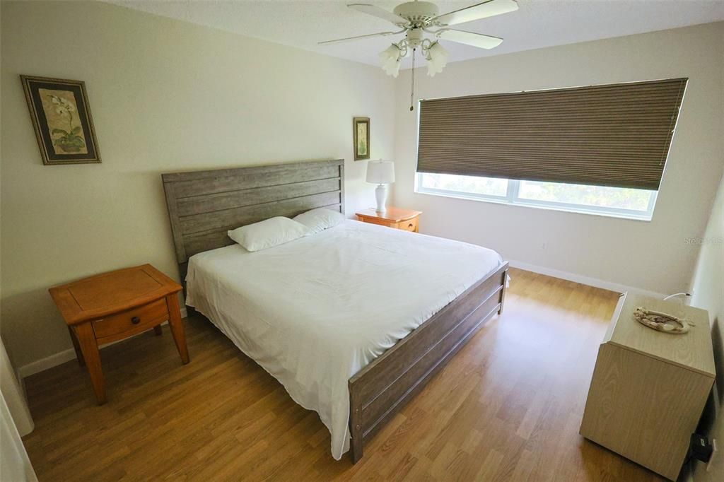 В аренду: $1,600 (2 спален, 2 ванн, 964 Квадратных фут)