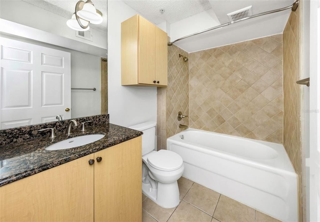 В аренду: $1,999 (2 спален, 2 ванн, 903 Квадратных фут)