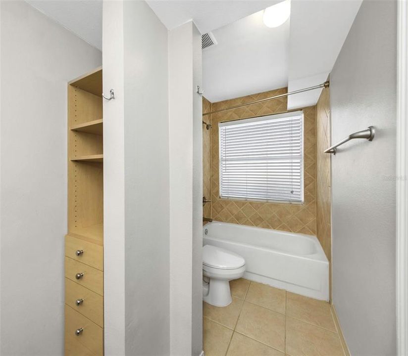 В аренду: $1,999 (2 спален, 2 ванн, 903 Квадратных фут)