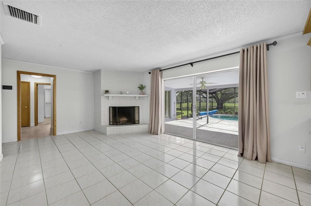 For Sale: $820,000 (4 beds, 3 baths, 2366 Square Feet)