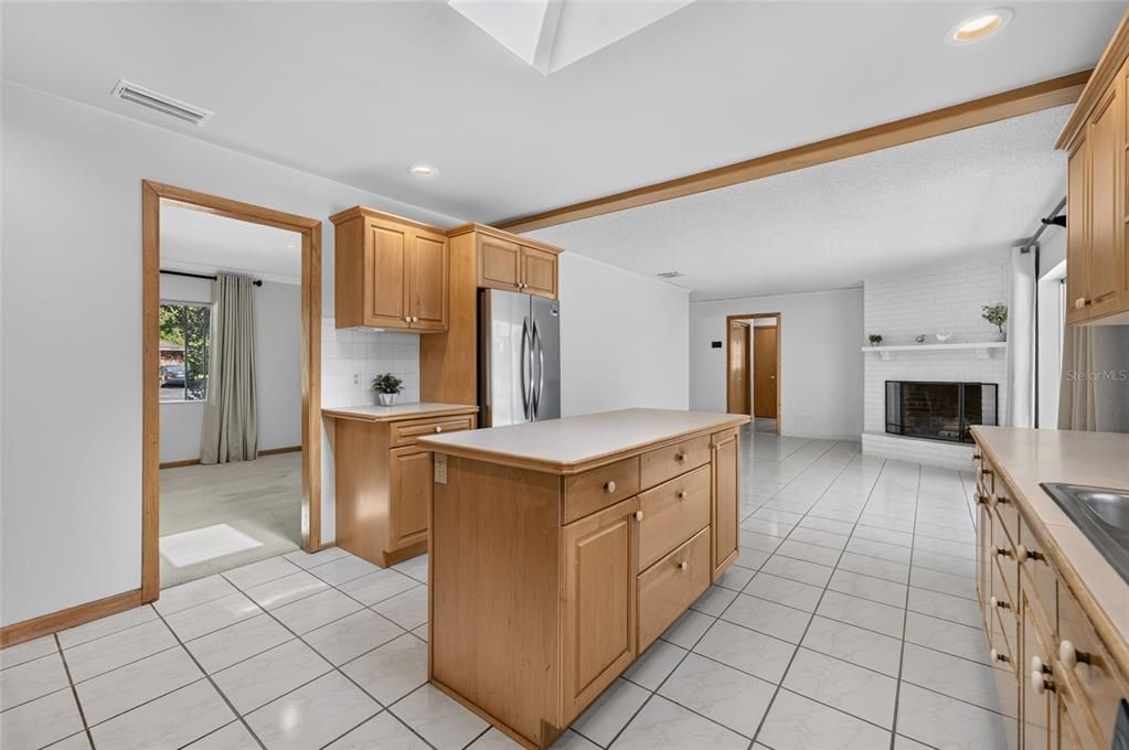 For Sale: $820,000 (4 beds, 3 baths, 2366 Square Feet)
