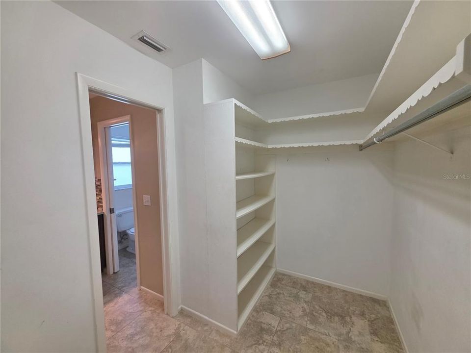 В аренду: $2,300 (2 спален, 2 ванн, 1585 Квадратных фут)
