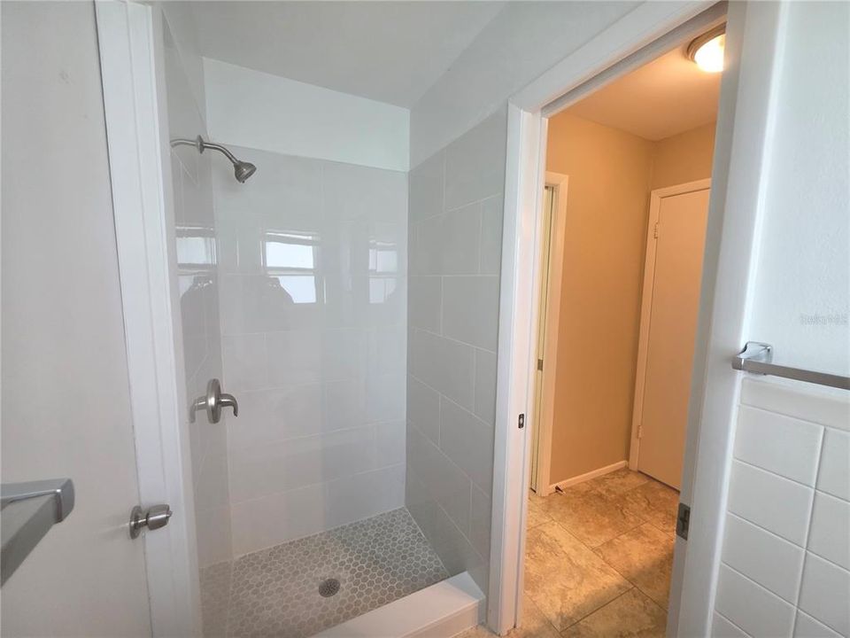 В аренду: $2,300 (2 спален, 2 ванн, 1585 Квадратных фут)
