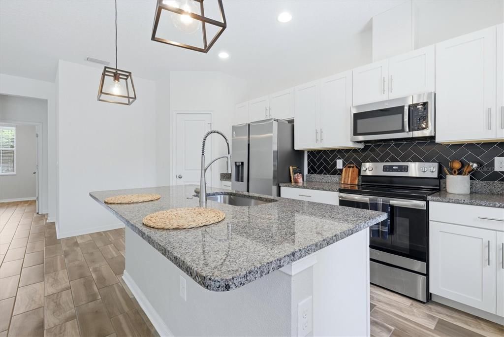 En Venta: $394,999 (3 camas, 2 baños, 1242 Pies cuadrados)