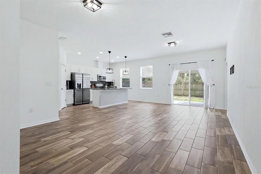 En Venta: $394,999 (3 camas, 2 baños, 1242 Pies cuadrados)