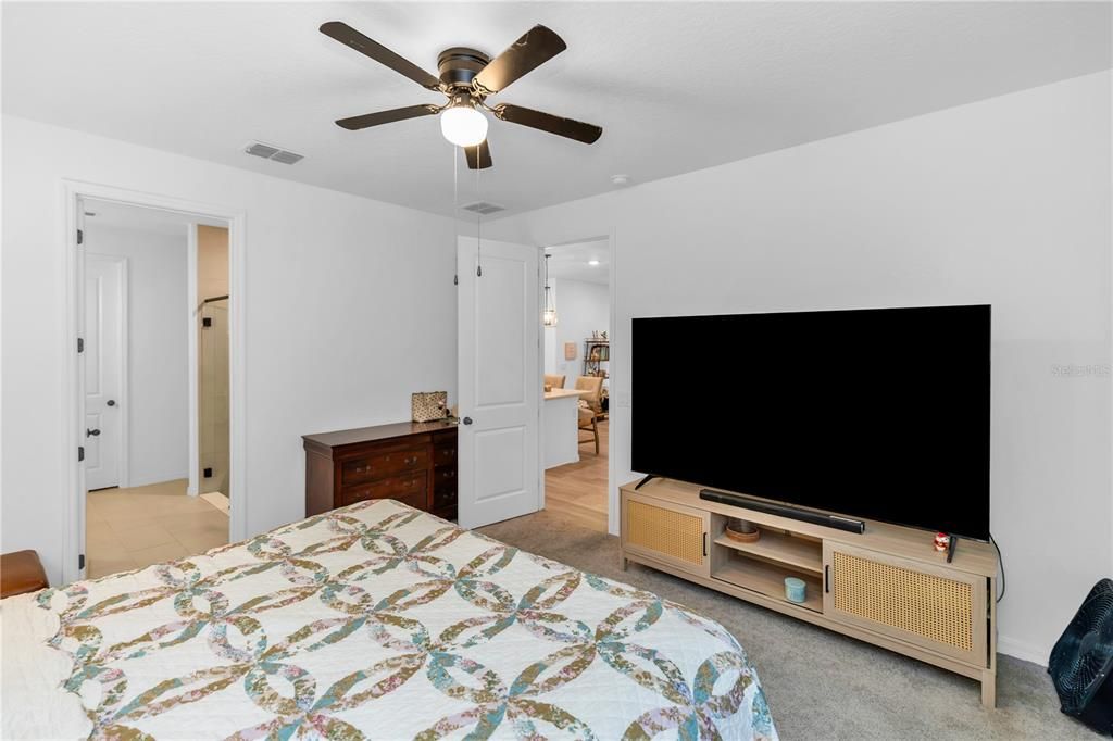 En Venta: $399,000 (4 camas, 2 baños, 1903 Pies cuadrados)
