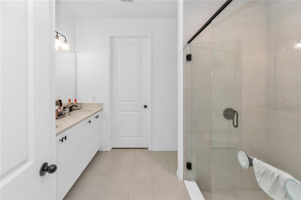 En Venta: $399,000 (4 camas, 2 baños, 1903 Pies cuadrados)