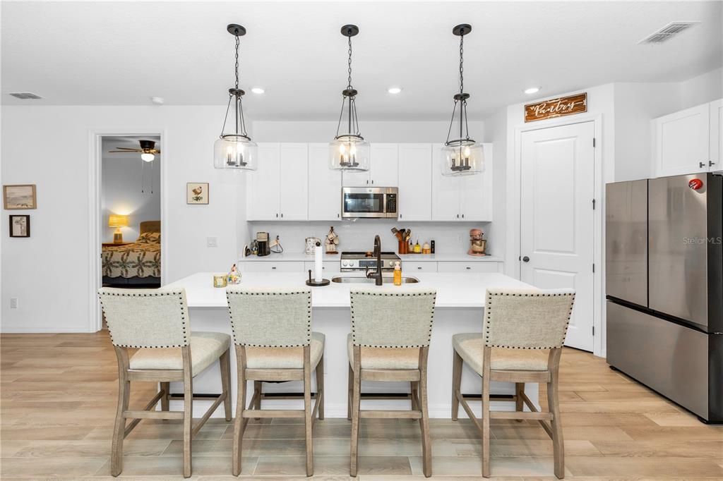 En Venta: $399,000 (4 camas, 2 baños, 1903 Pies cuadrados)