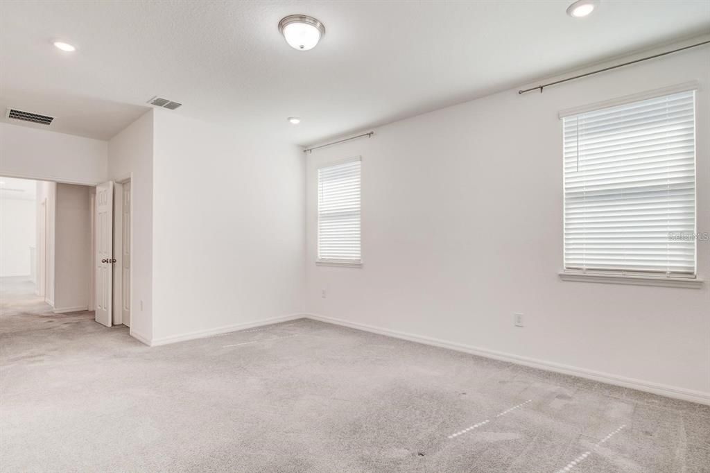 В аренду: $3,200 (4 спален, 2 ванн, 2078 Квадратных фут)