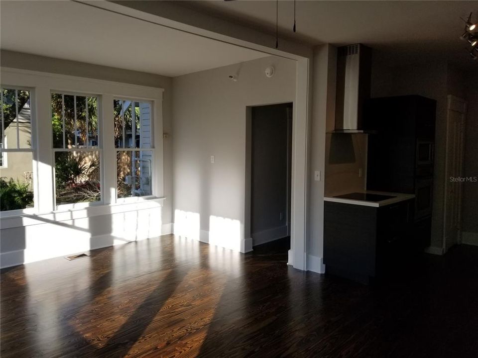 En Renta: $1,595 (1 camas, 1 baños, 700 Pies cuadrados)