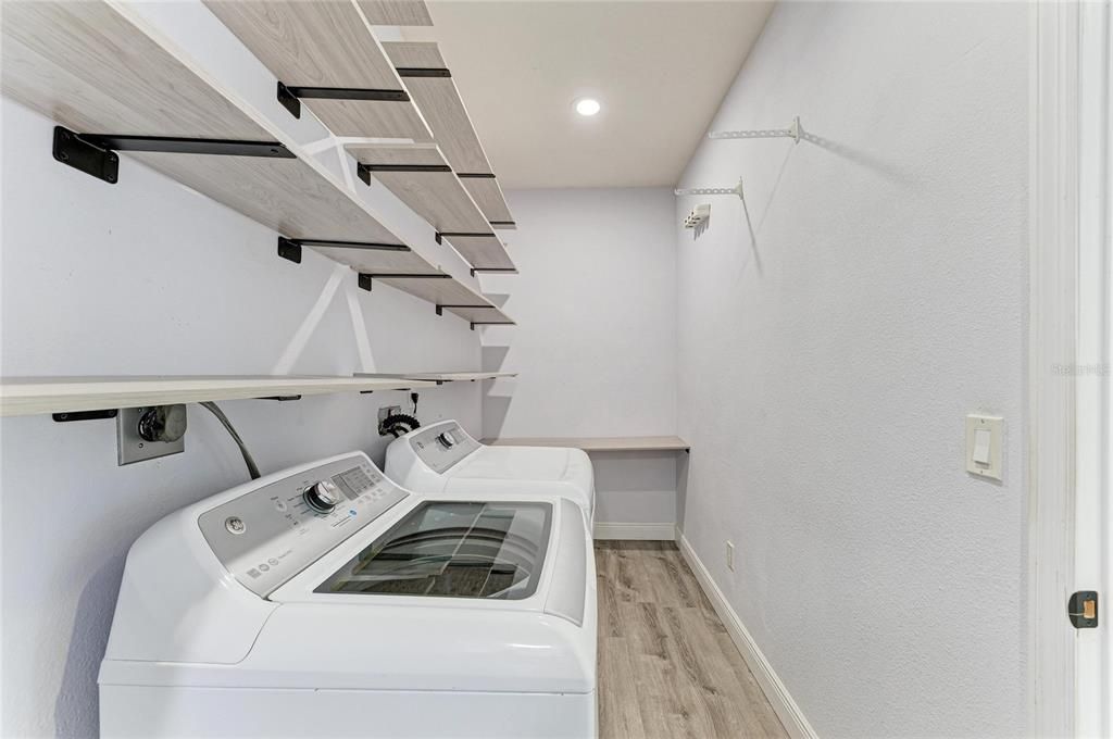 На продажу: $900,000 (3 спален, 2 ванн, 2399 Квадратных фут)
