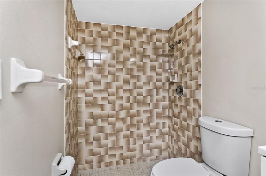 For Sale: $134,900 (2 beds, 2 baths, 918 Square Feet)