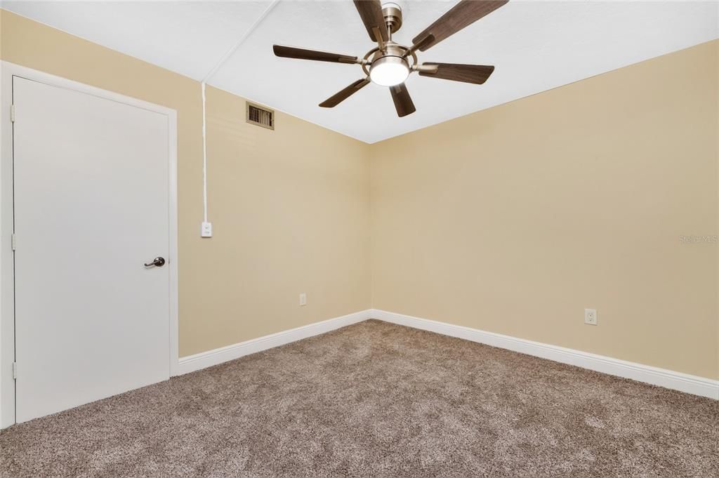 For Sale: $134,900 (2 beds, 2 baths, 918 Square Feet)