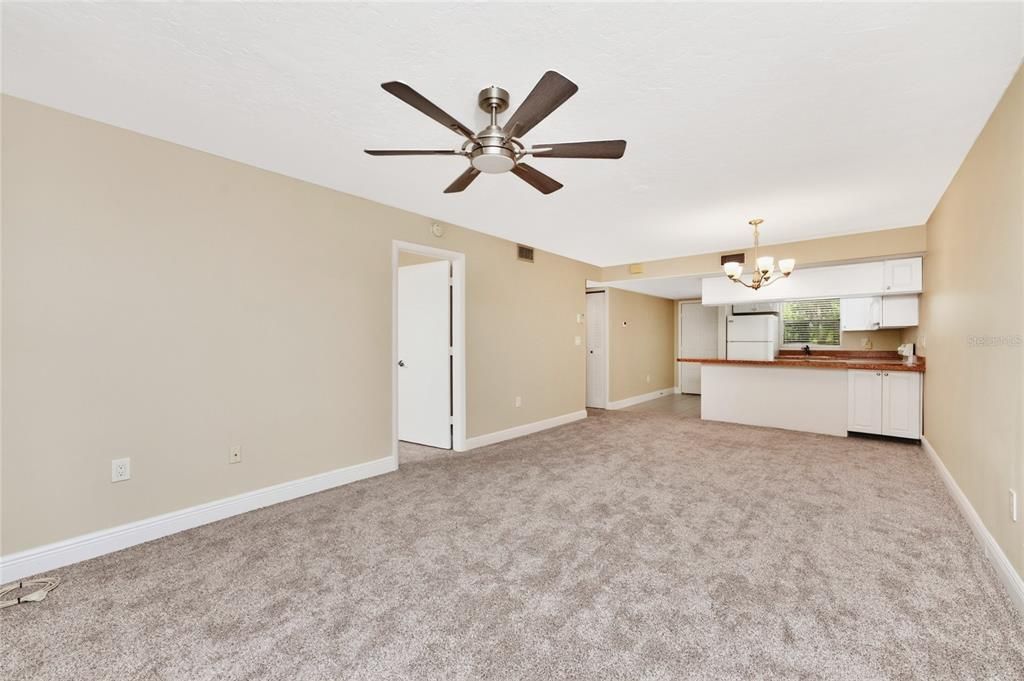 For Sale: $134,900 (2 beds, 2 baths, 918 Square Feet)