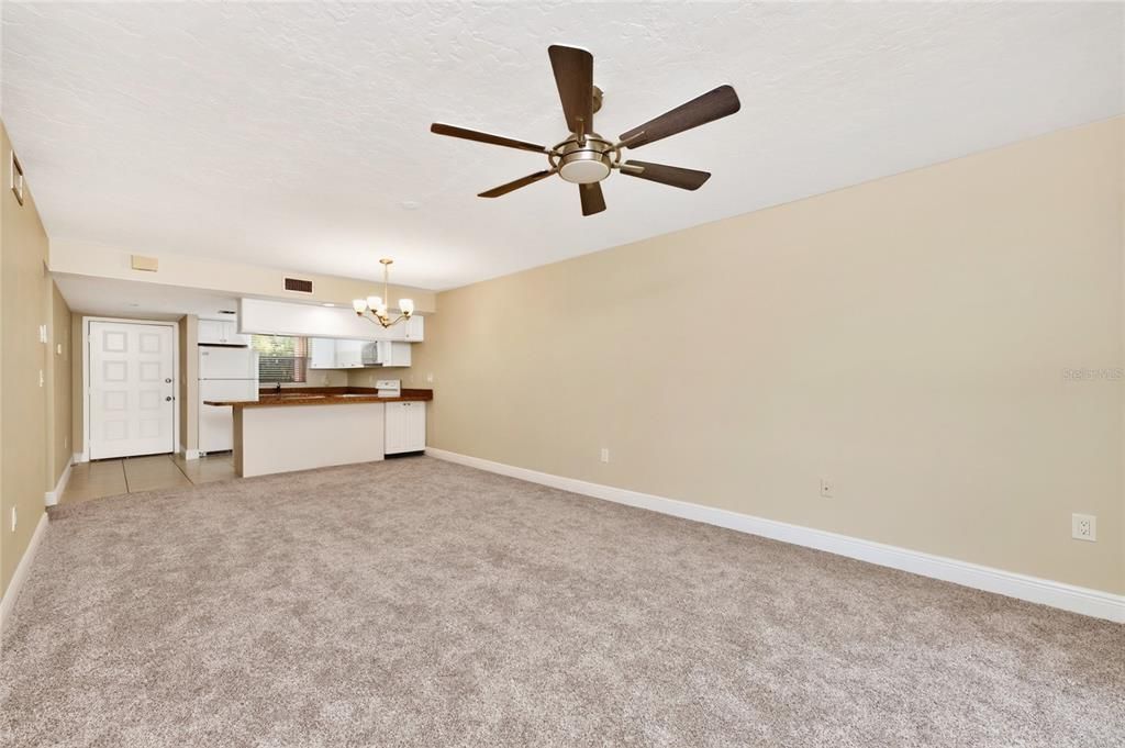 For Sale: $134,900 (2 beds, 2 baths, 918 Square Feet)