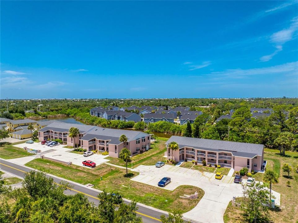 For Sale: $134,900 (2 beds, 2 baths, 918 Square Feet)
