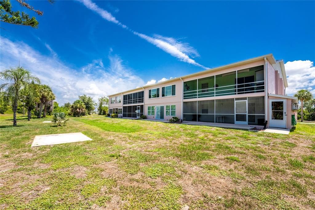 For Sale: $134,900 (2 beds, 2 baths, 918 Square Feet)