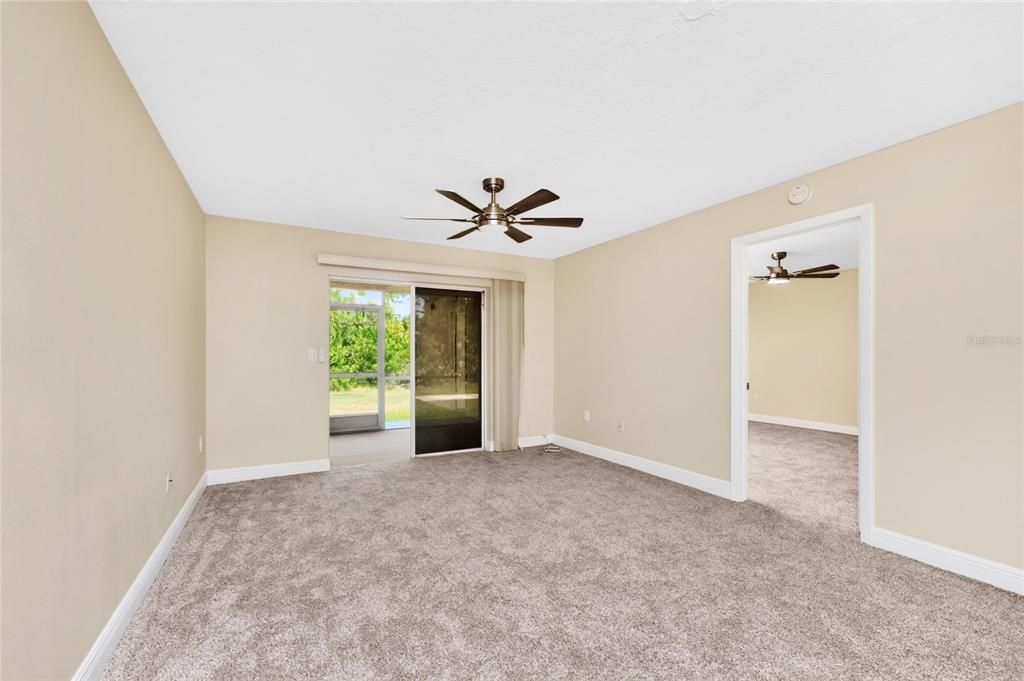 For Sale: $134,900 (2 beds, 2 baths, 918 Square Feet)