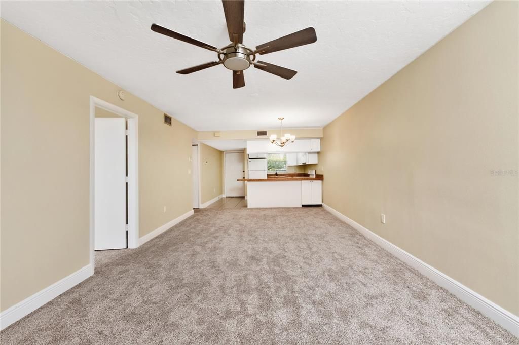 For Sale: $134,900 (2 beds, 2 baths, 918 Square Feet)