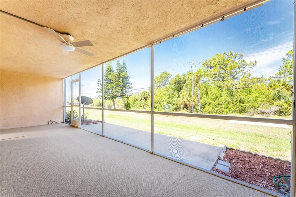 For Sale: $134,900 (2 beds, 2 baths, 918 Square Feet)