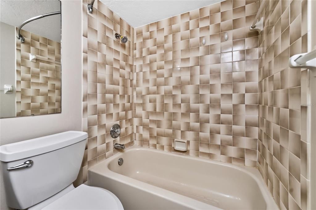For Sale: $134,900 (2 beds, 2 baths, 918 Square Feet)