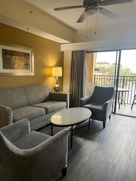 На продажу: $165,000 (2 спален, 2 ванн, 957 Квадратных фут)