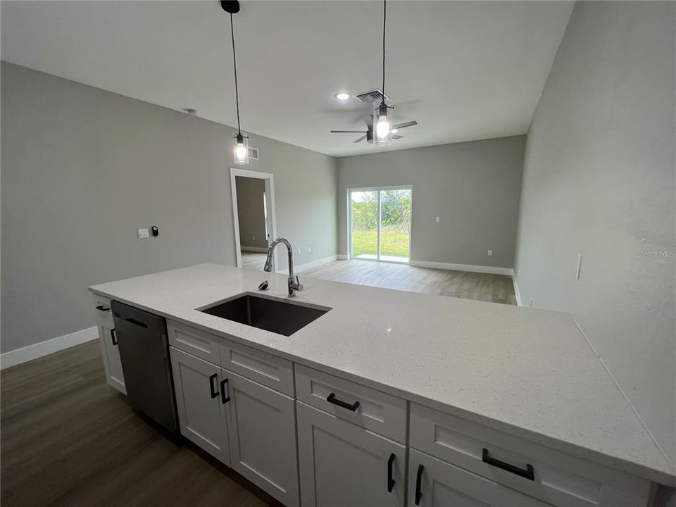 В аренду: $1,650 (3 спален, 2 ванн, 1192 Квадратных фут)