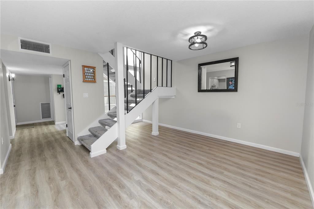 For Sale: $265,000 (2 beds, 2 baths, 1750 Square Feet)