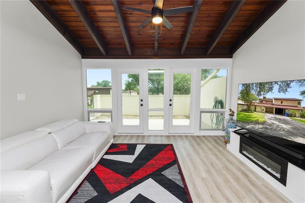 For Sale: $265,000 (2 beds, 2 baths, 1750 Square Feet)