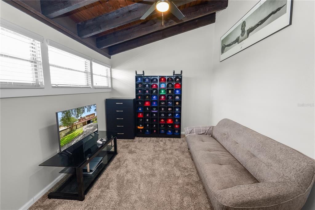 For Sale: $265,000 (2 beds, 2 baths, 1750 Square Feet)