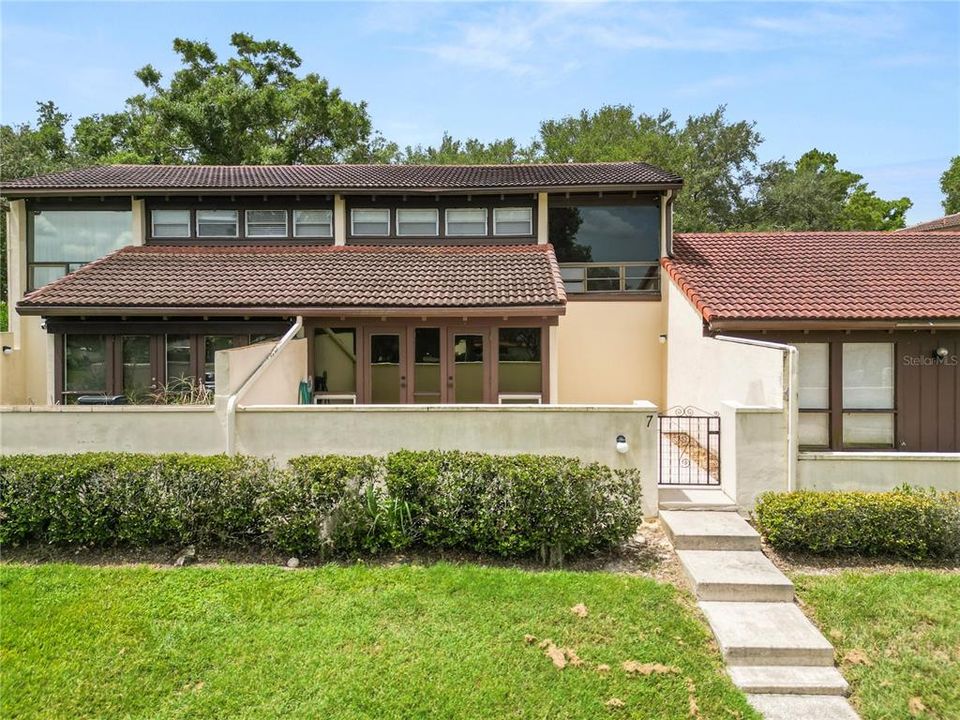 For Sale: $265,000 (2 beds, 2 baths, 1750 Square Feet)