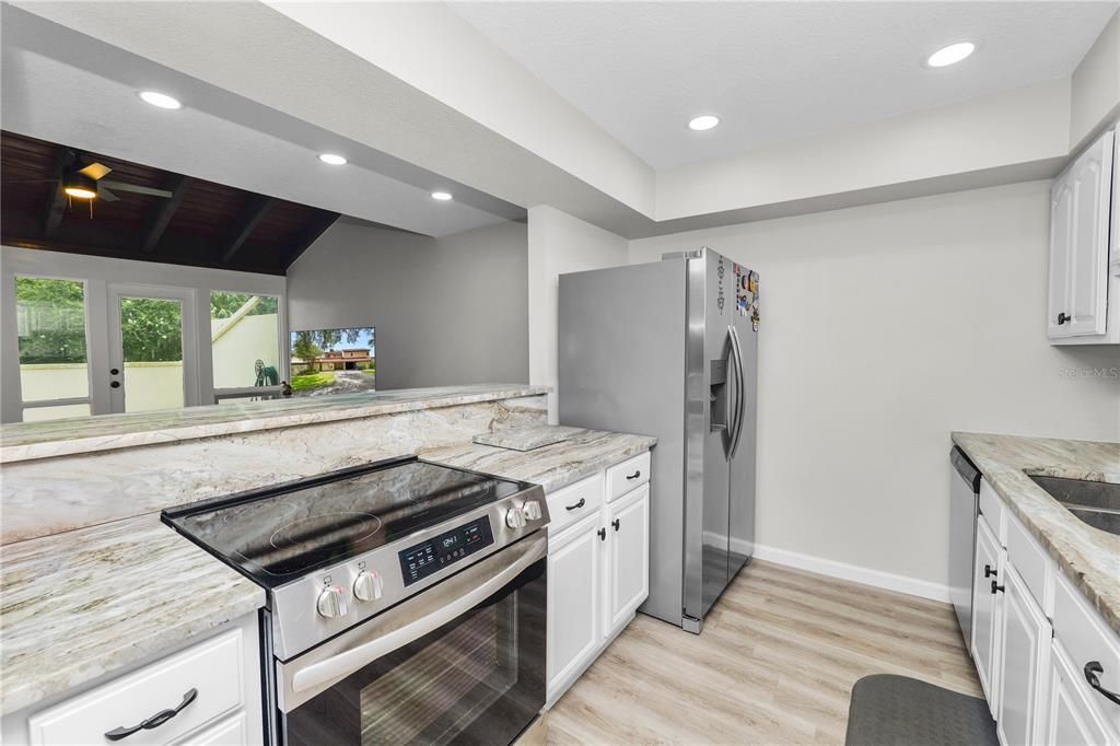 For Sale: $265,000 (2 beds, 2 baths, 1750 Square Feet)