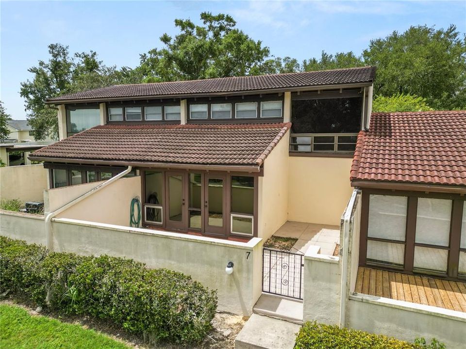 For Sale: $265,000 (2 beds, 2 baths, 1750 Square Feet)