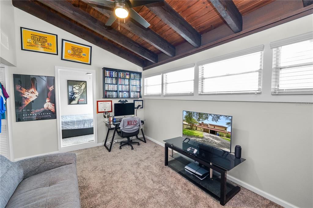 For Sale: $265,000 (2 beds, 2 baths, 1750 Square Feet)