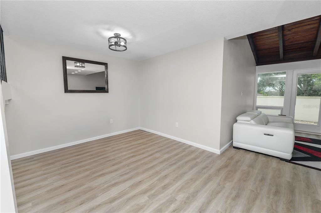 For Sale: $265,000 (2 beds, 2 baths, 1750 Square Feet)